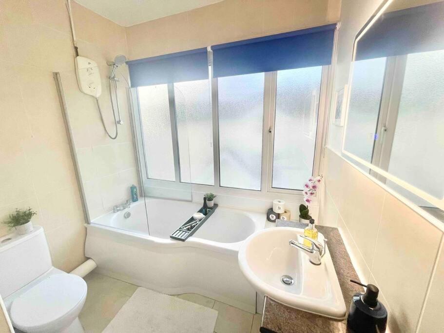 Coastline Retreats - Stunning Sea View Apartment, Netflix Bournemouth Zewnętrze zdjęcie